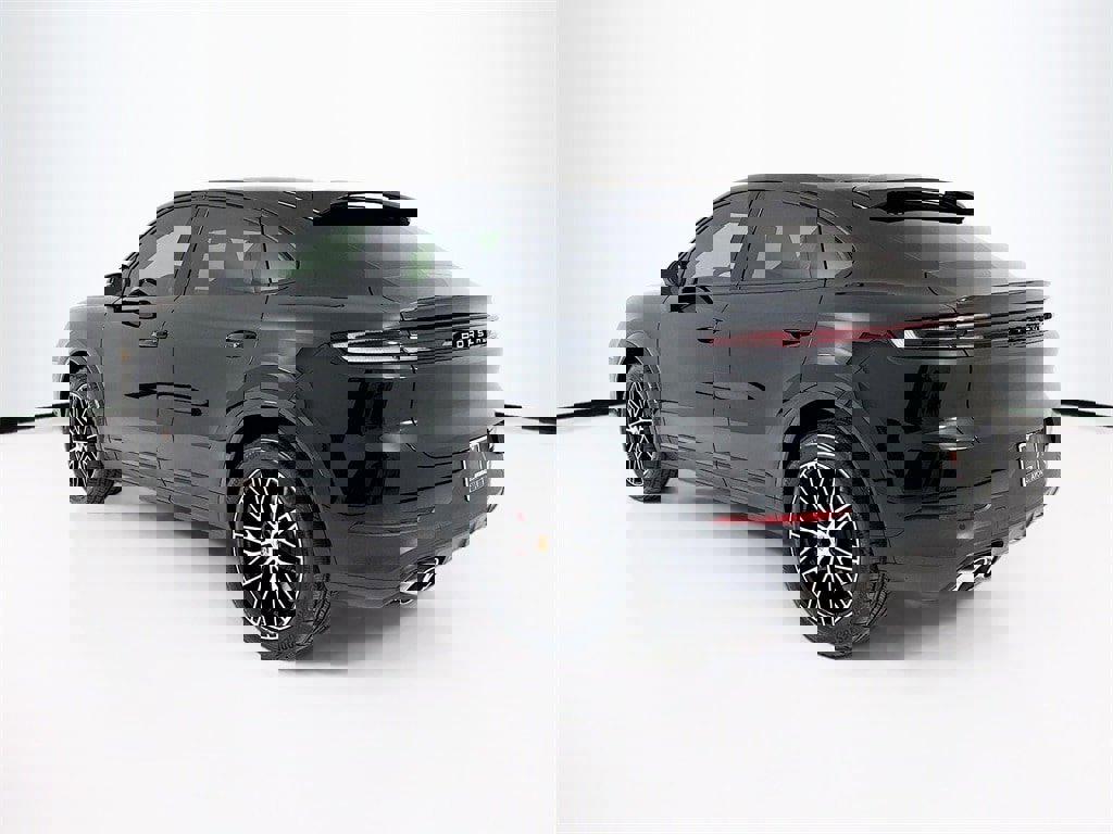 New 2026 Porsche Cayenne S image 3