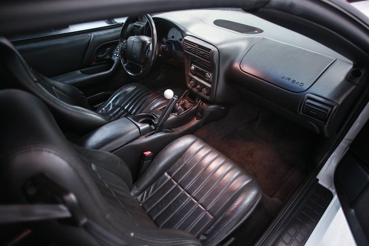 Used 2000 Chevrolet Camaro Z28 w/ SS Performance/Appearance Pkg RWD image 21