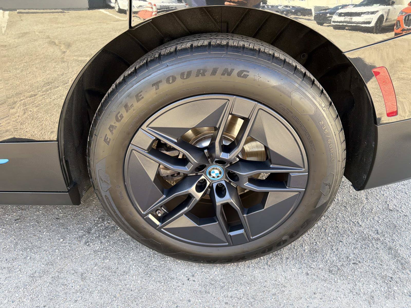 Used 2023 BMW iX xDrive50 w/ Convenience Package AWD/4WD image 6