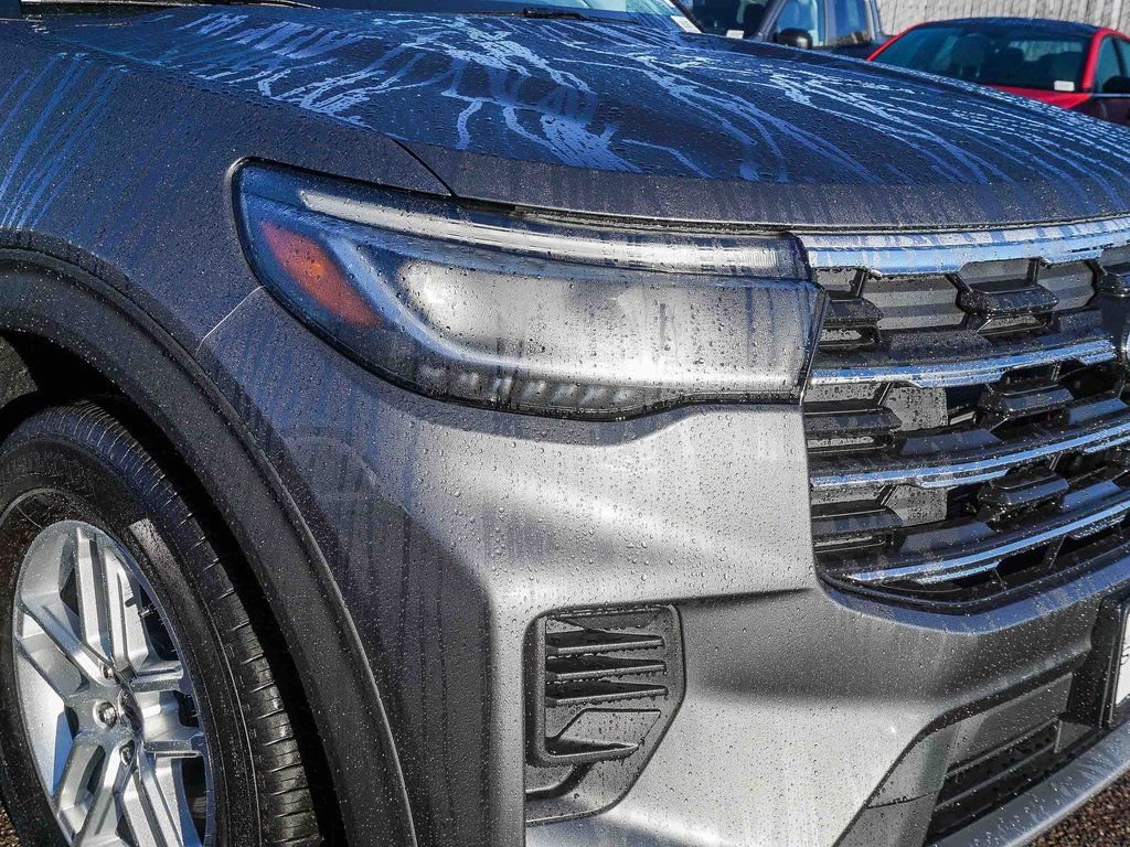 New 2026 Ford Explorer Active RWD image 10