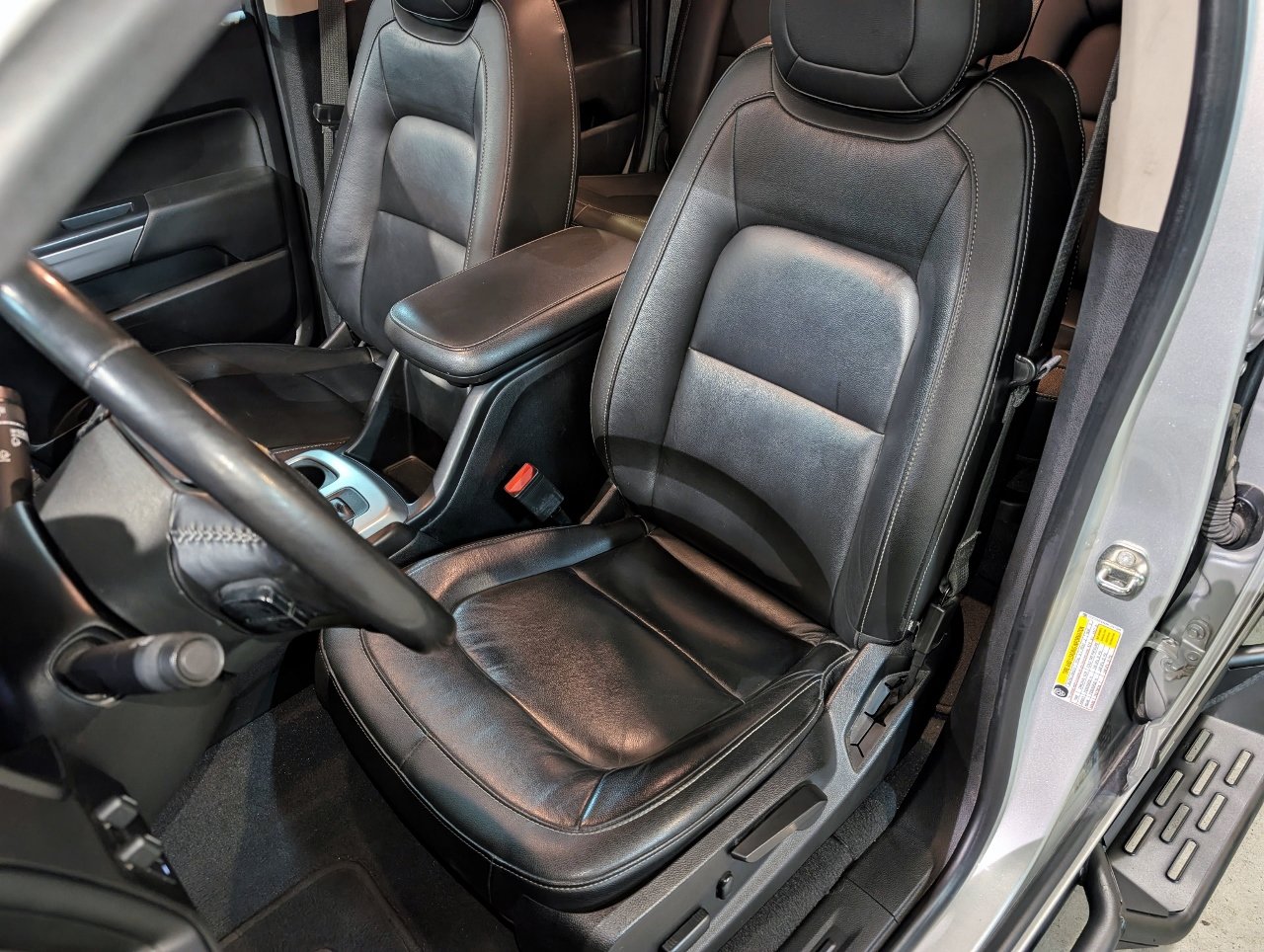 Used 2019 Chevrolet Colorado LT w/ Colorado RST Special Edition RWD image 16