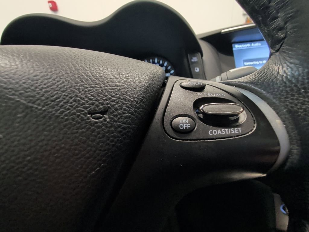 Used 2016 INFINITI Q70 3.7 AWD/4WD image 18