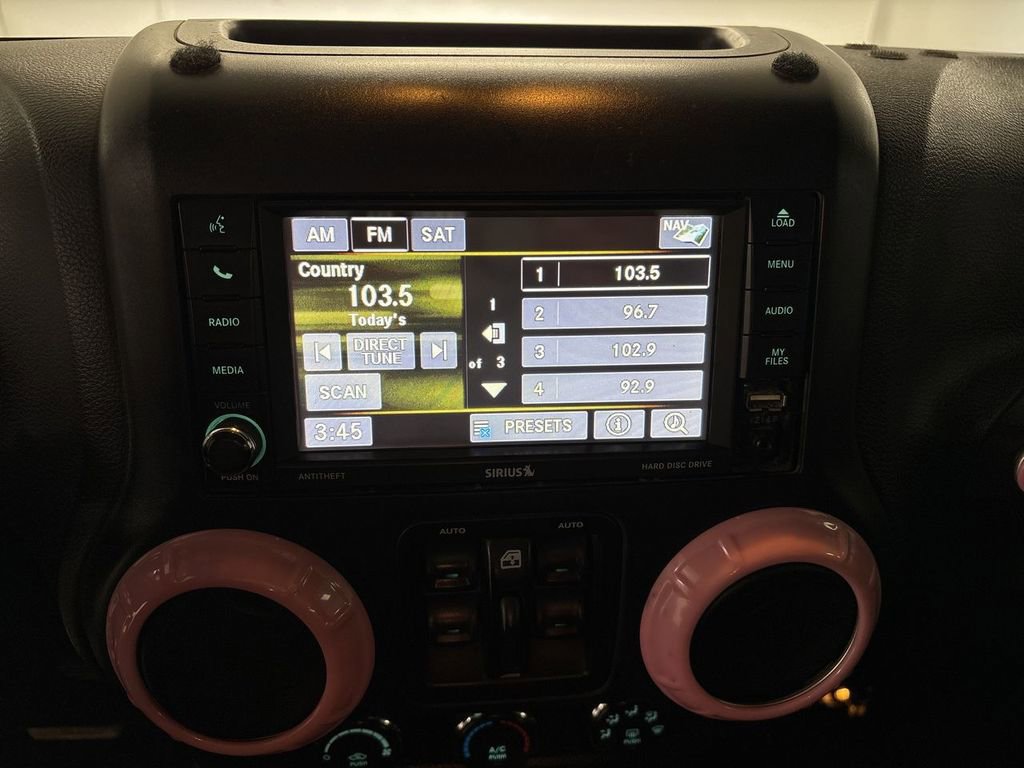 Used 2015 Jeep Wrangler Unlimited Sahara w/ Dual Top Group AWD/4WD image 29