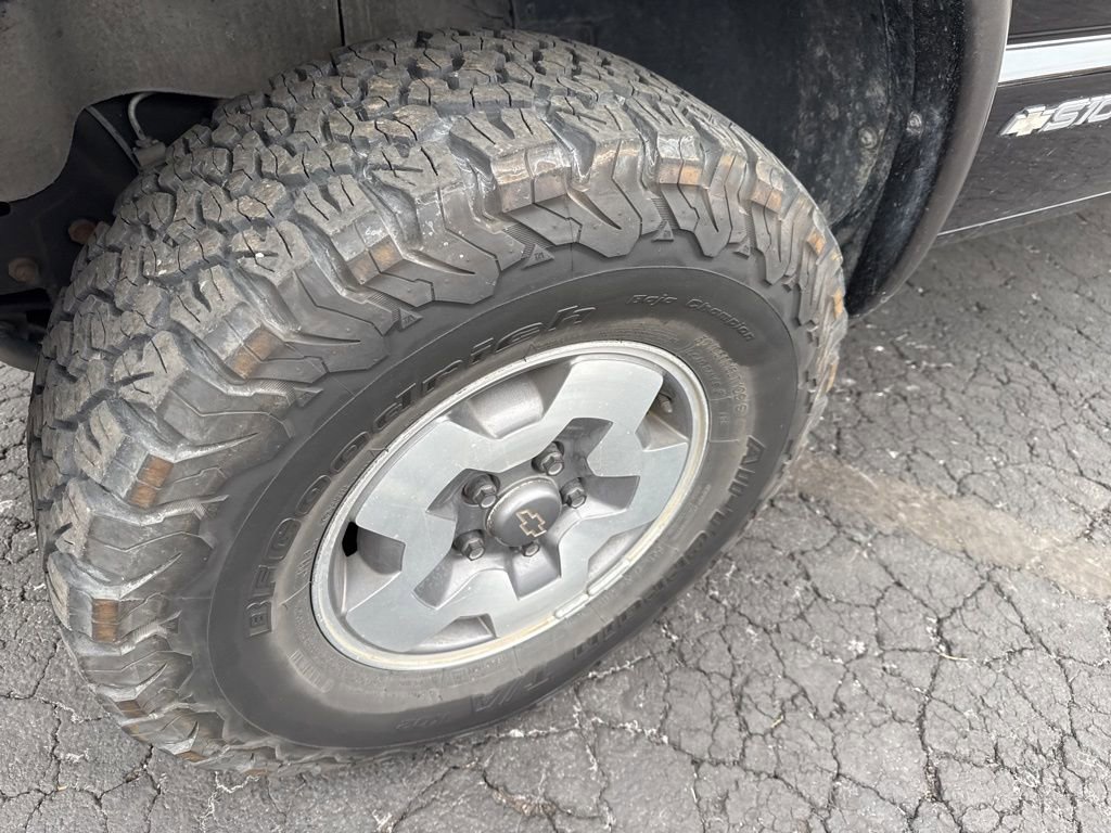 Used 2000 Chevrolet S10 Pickup LS w/ Preferred Equipment Group image 48