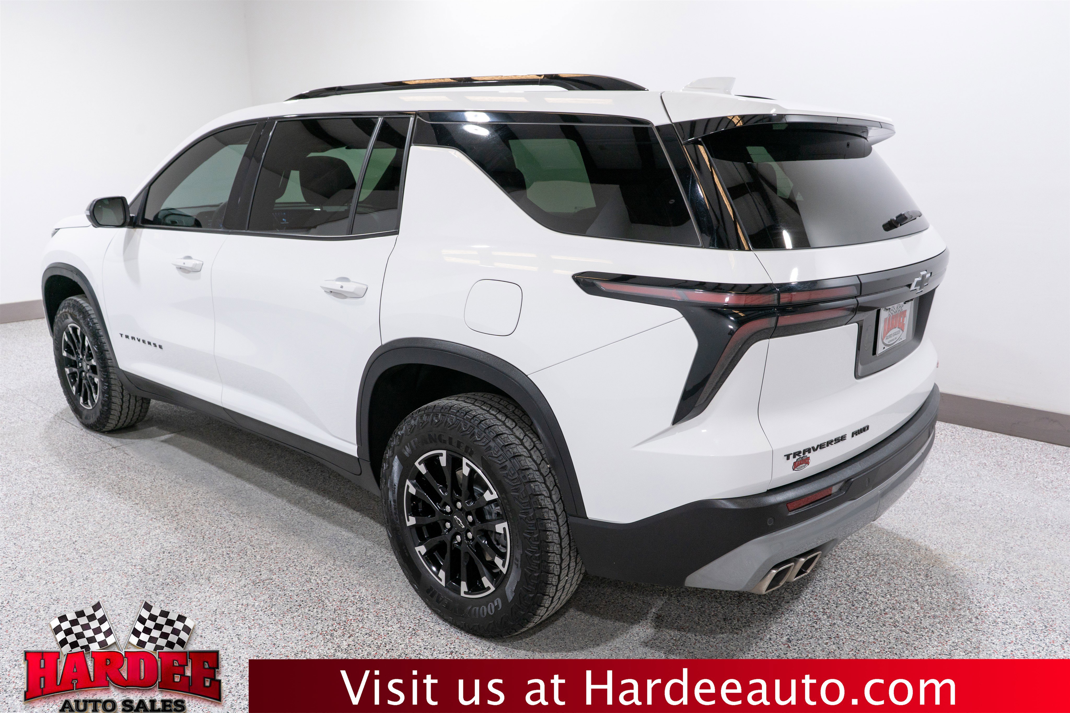 Used 2024 Chevrolet Traverse Z71 AWD/4WD image 3