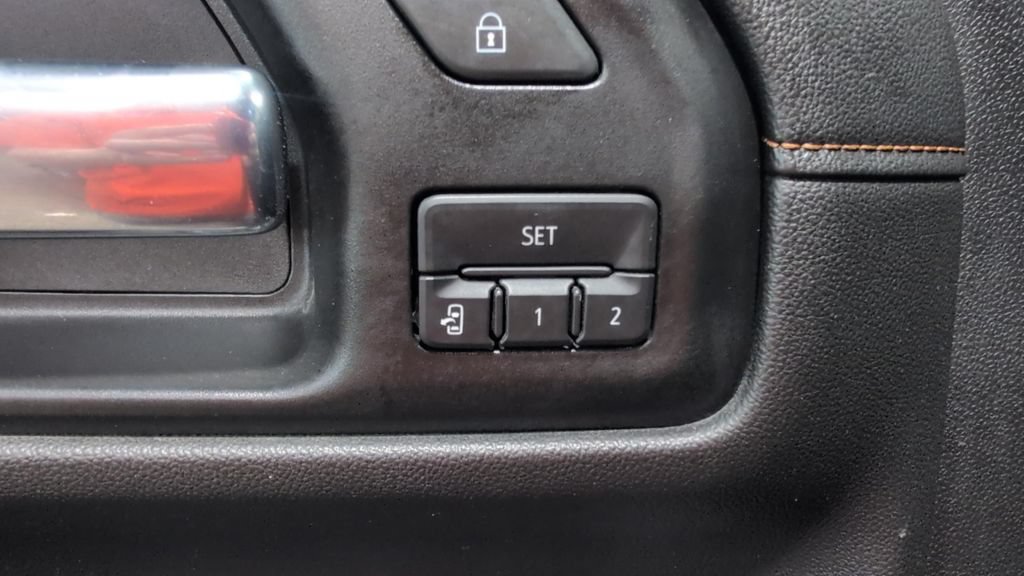 Used 2020 GMC Sierra 1500 AT4 w/ AT4 Premium Package AWD/4WD image 8