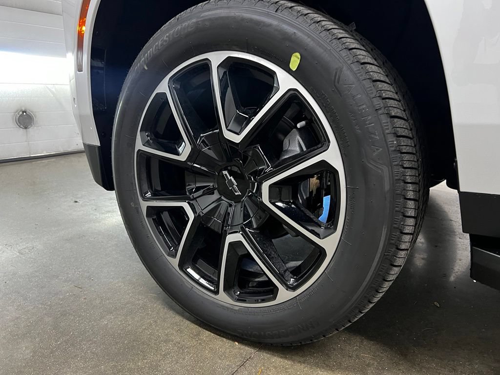 New 2026 Chevrolet Suburban RST w/ Comfort Package AWD/4WD image 12