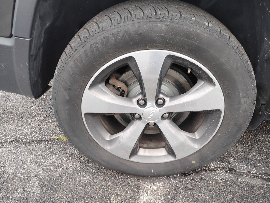 Used 2019 Jeep Cherokee Limited AWD/4WD image 26