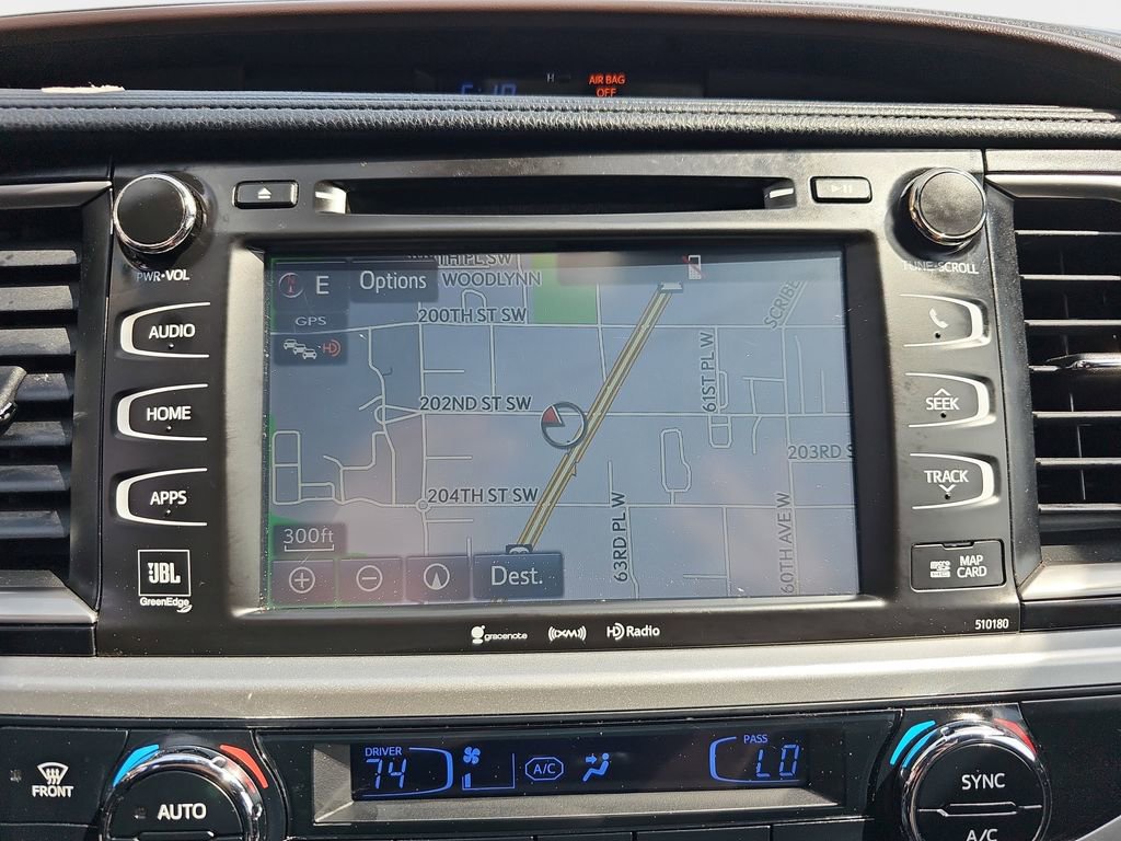 Used 2018 Toyota Highlander Limited Platinum AWD/4WD image 26
