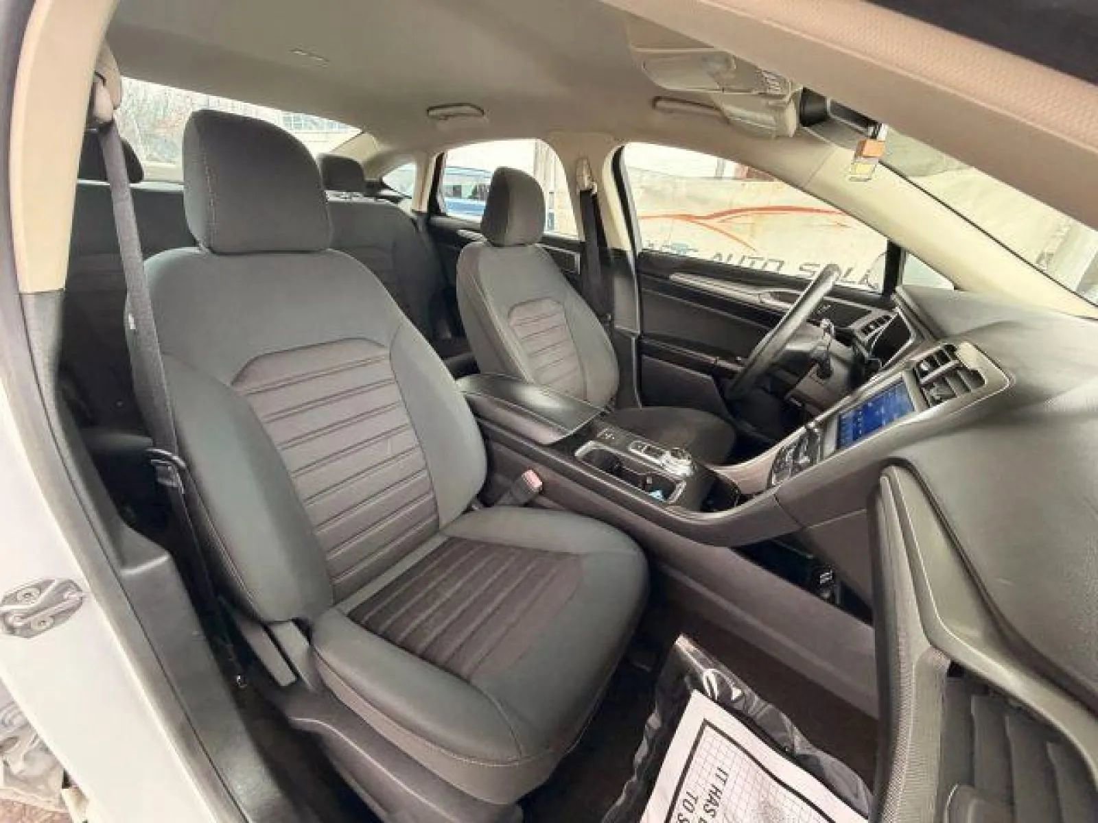 Used 2020 Ford Fusion SE image 21