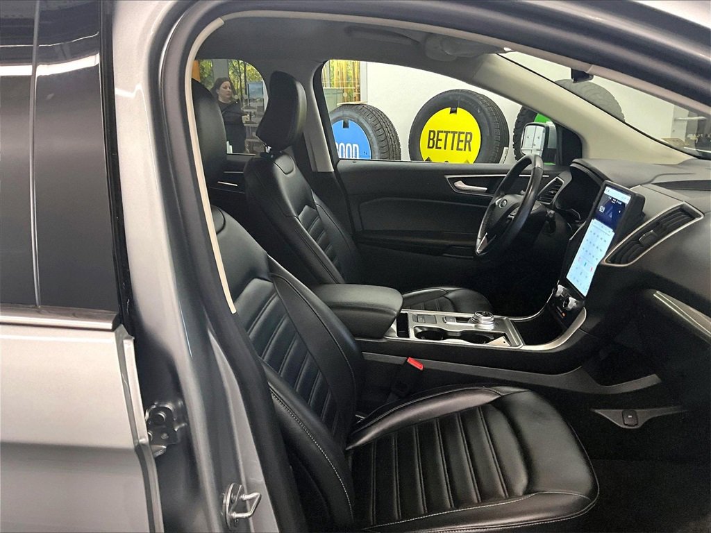 Used 2023 Ford Edge SEL image 11