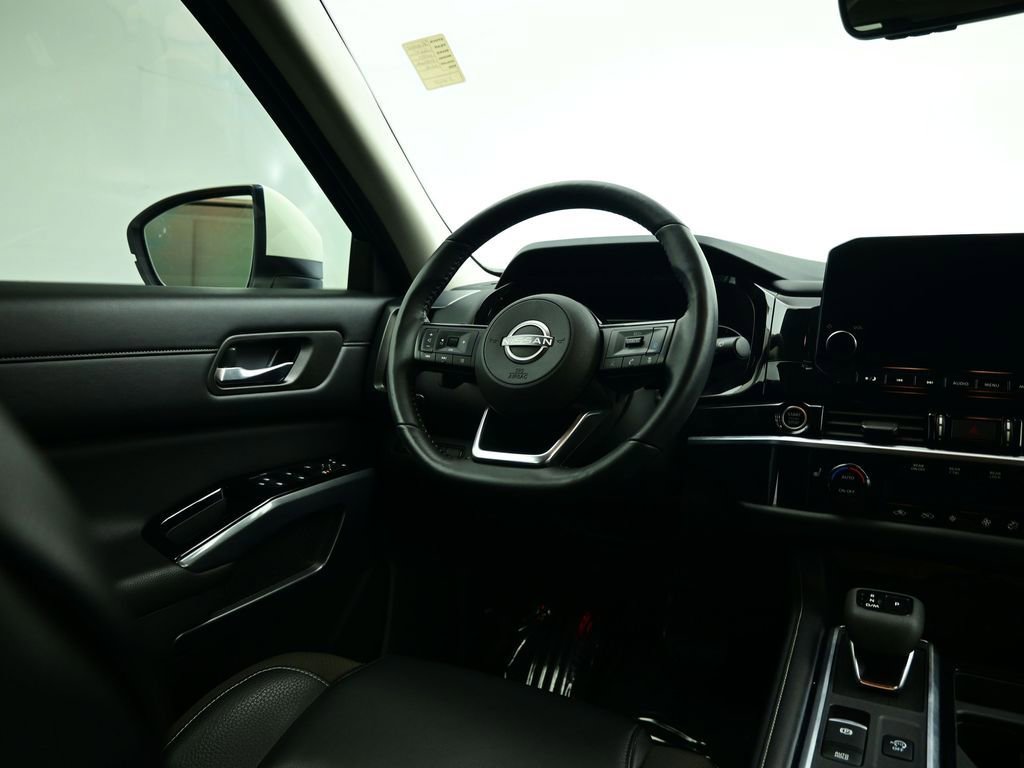 Used 2024 Nissan Pathfinder SL image 49