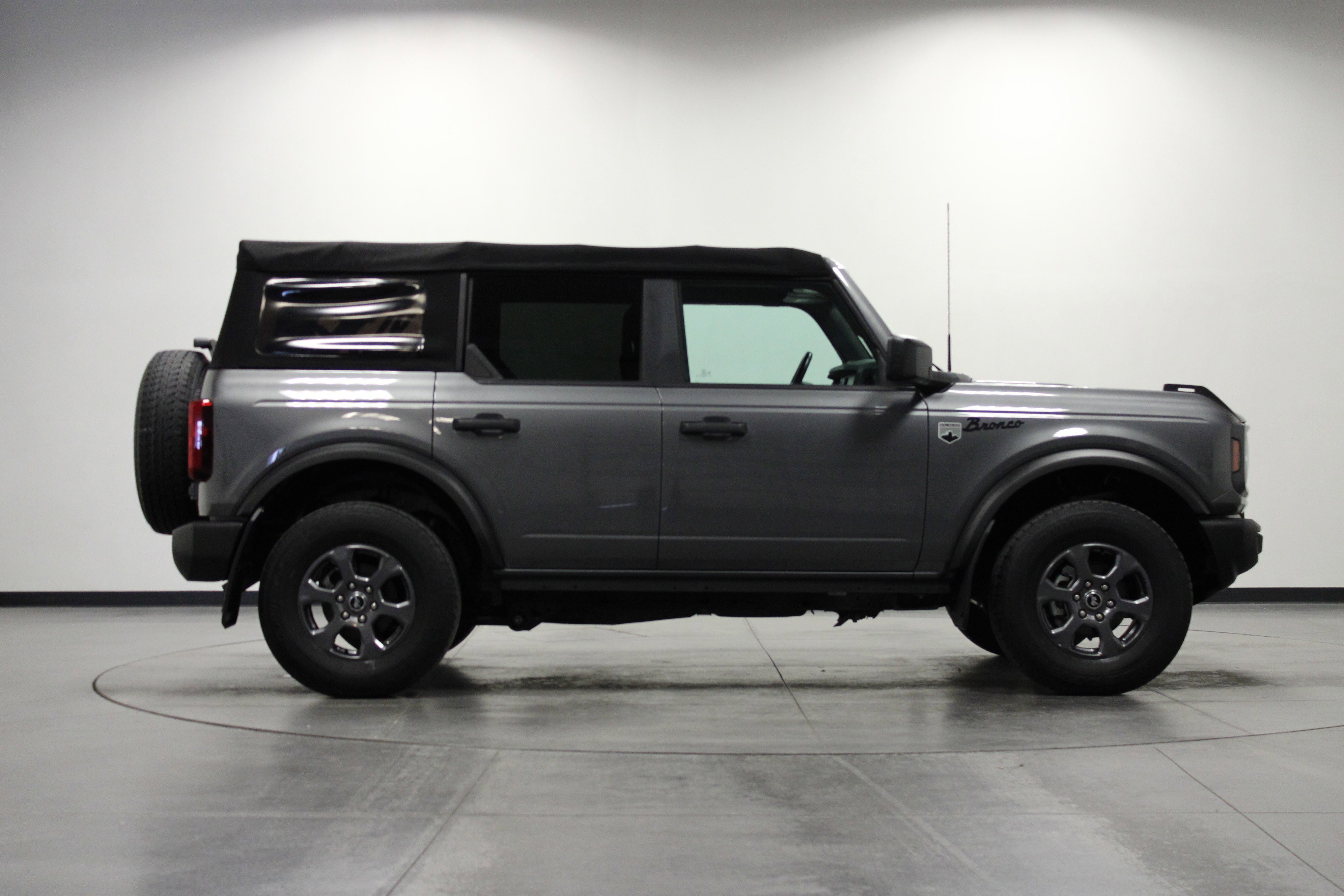 Used 2022 Ford Bronco Big Bend image 3