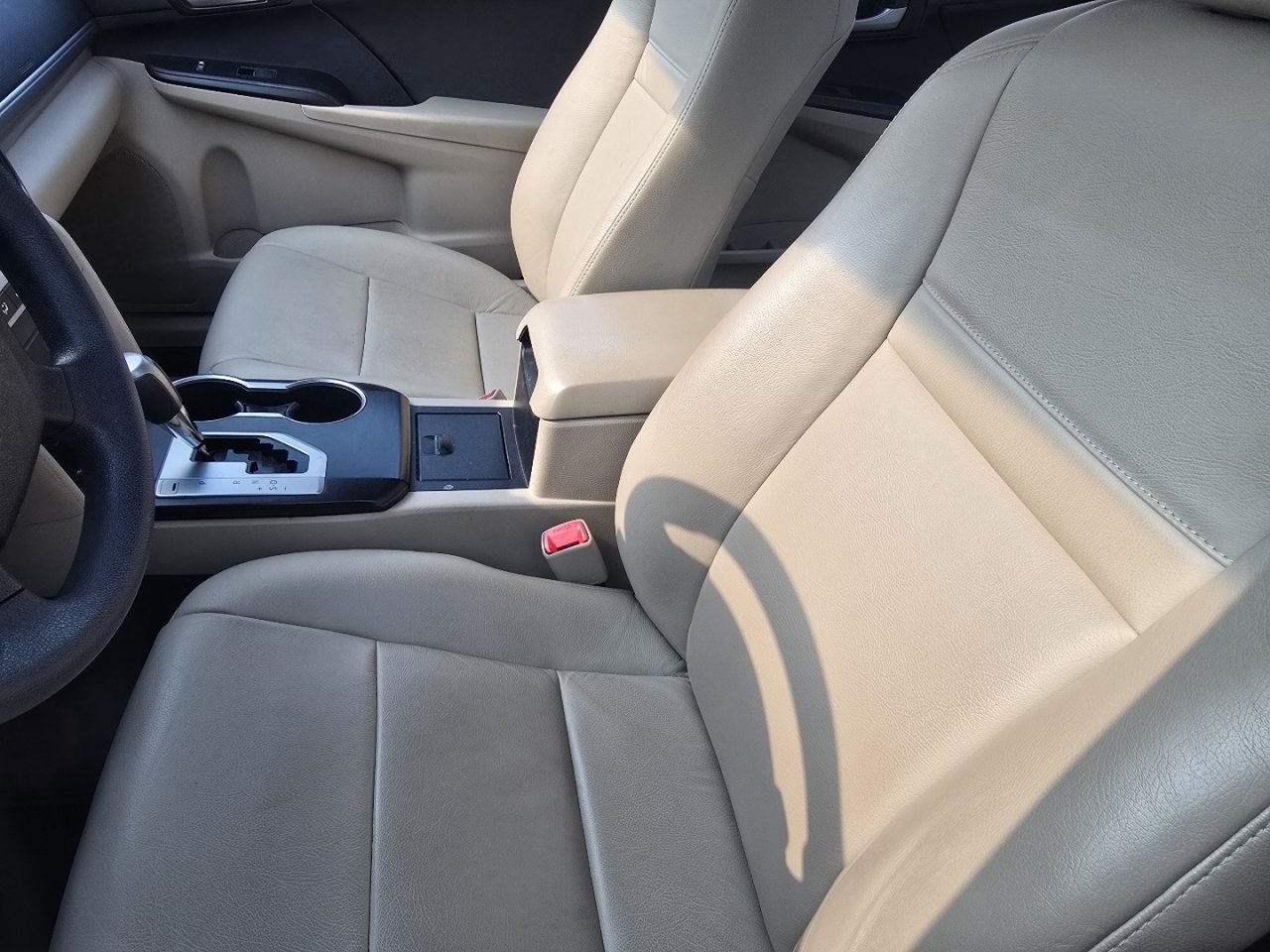 Used 2014 Toyota Camry LE FWD image 22