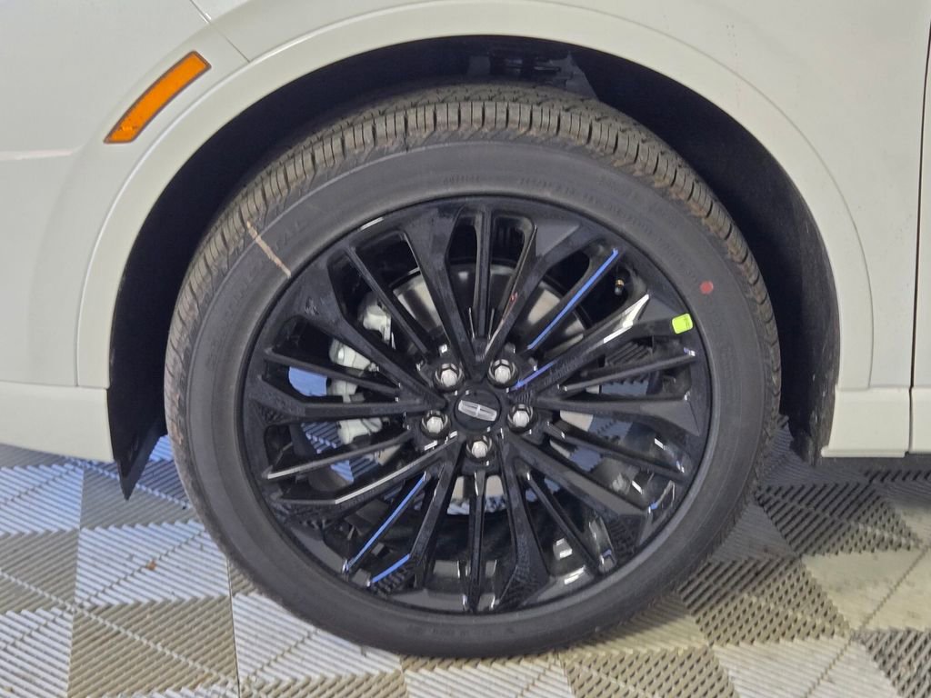 New 2026 Lincoln Corsair Premiere image 5