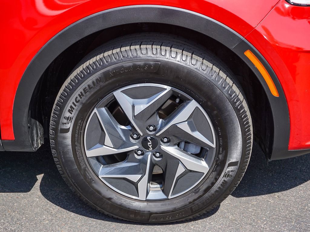 Certified 2022 Kia Sorento S FWD image 10