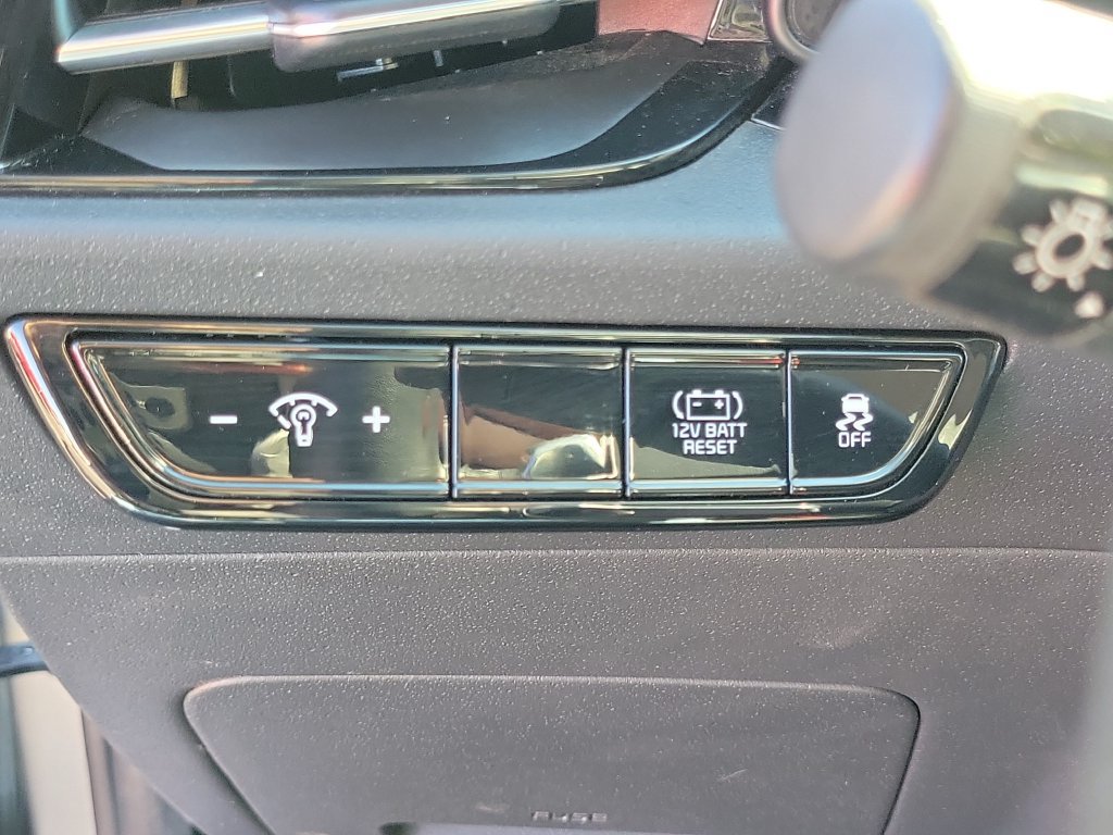 Used 2023 Kia Niro EX FWD image 24