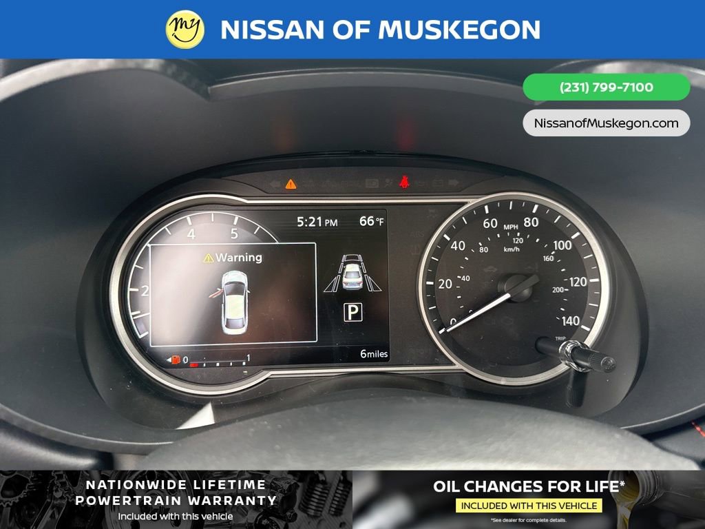 New 2025 Nissan Versa SR w/ Trunk Package image 18