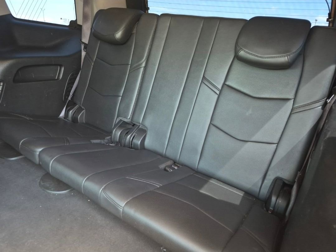 Used 2016 Cadillac Escalade Luxury AWD/4WD image 12