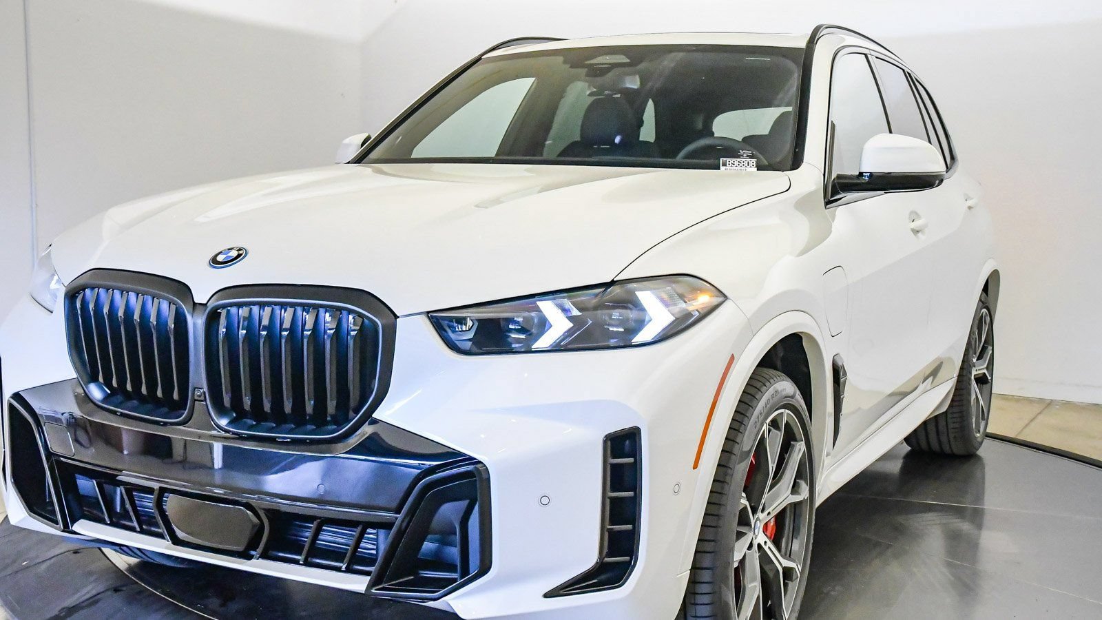 New 2026 BMW X5 xDrive50e w/ M Sport Package AWD/4WD image 9