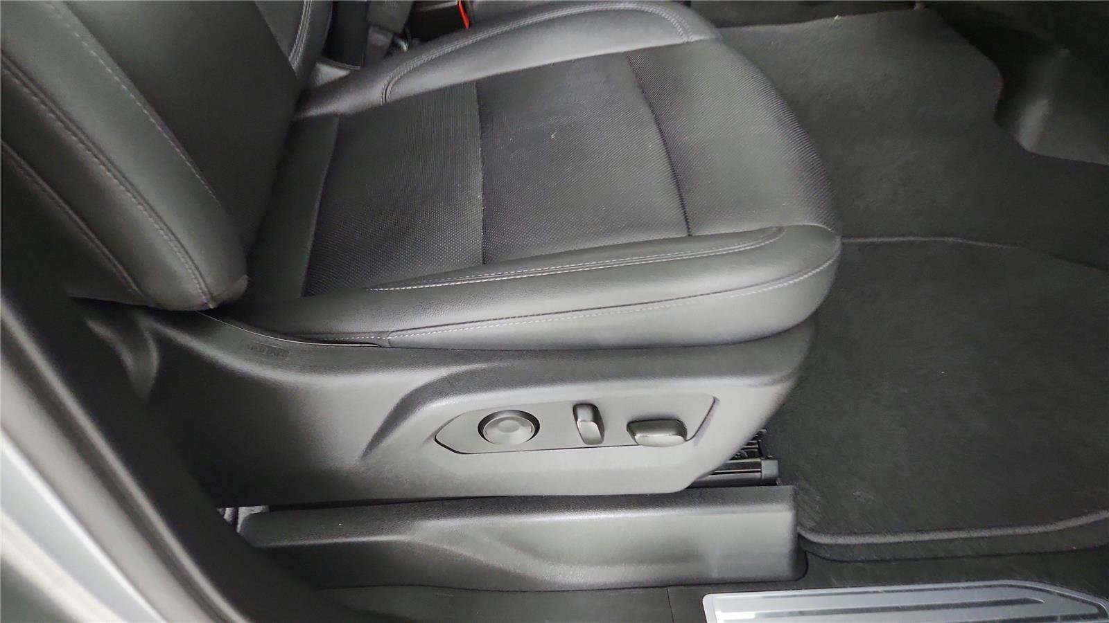 Used 2025 GMC Sierra 1500 SLT AWD/4WD image 24