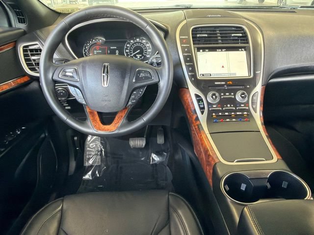 Used 2018 Lincoln MKX Reserve w/ Cargo Utility Package FWD image 16