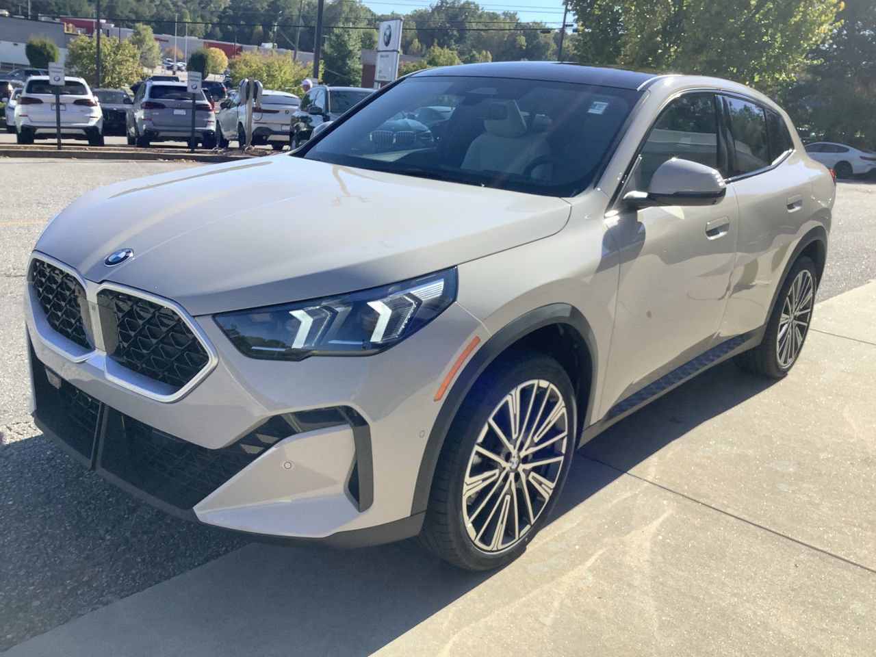 New 2027 BMW X2 xDrive28i w/ Technology Package AWD/4WD image 4