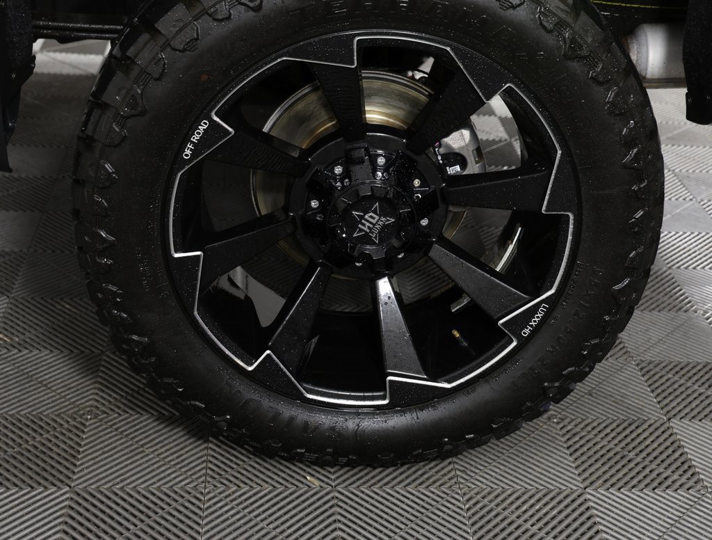 Used 2020 Chevrolet Silverado 1500 High Country w/ Technology Package image 8