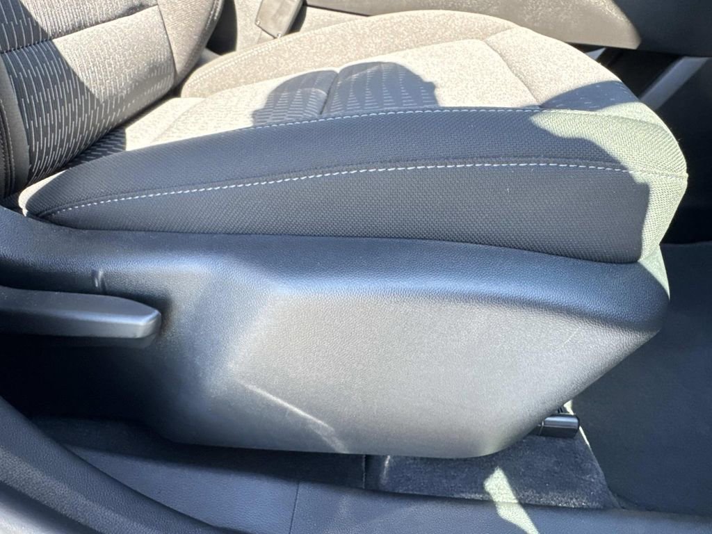 Used 2026 Chevrolet Equinox LT image 12