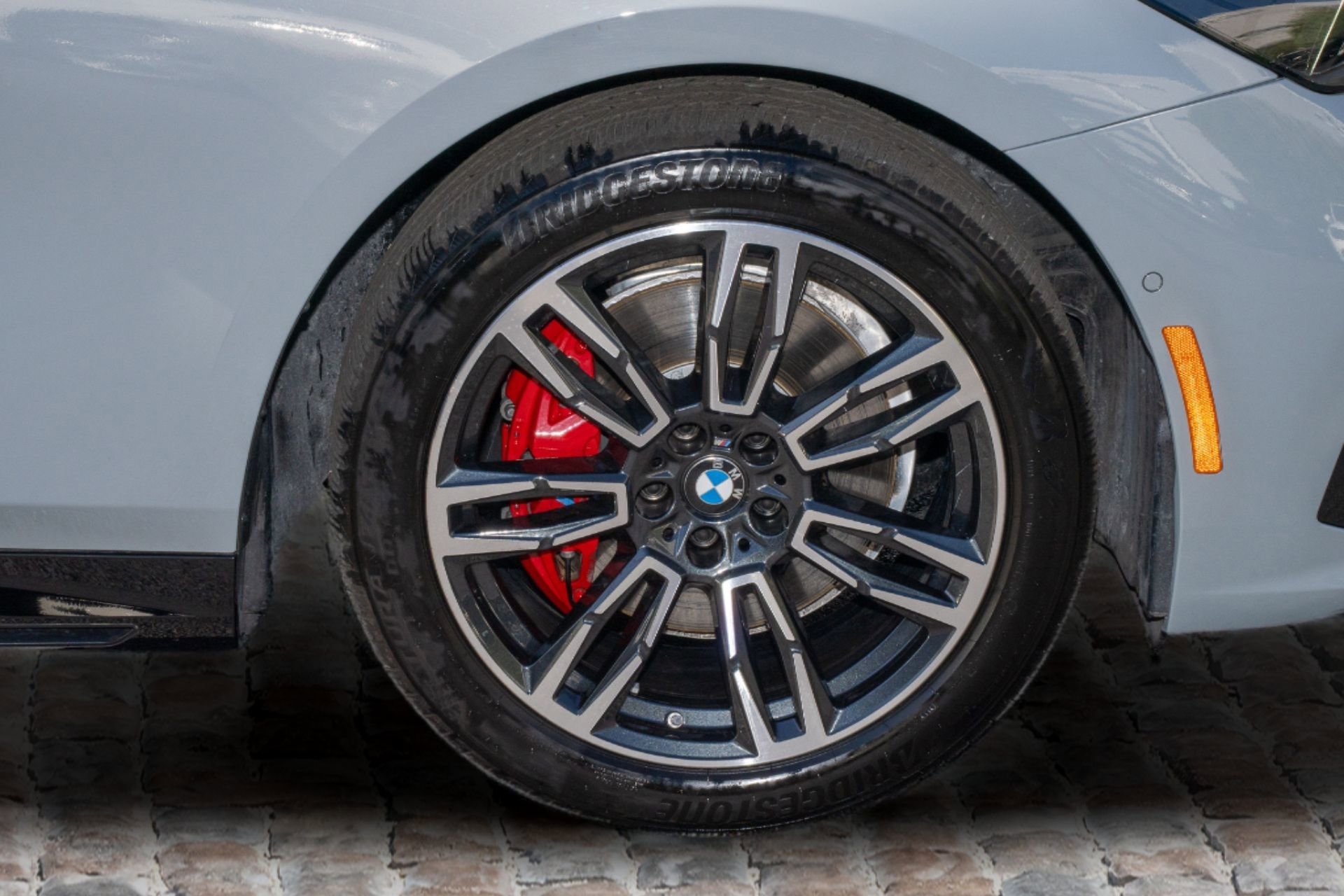 Used 2025 BMW 530i w/ M Sport Package RWD image 41