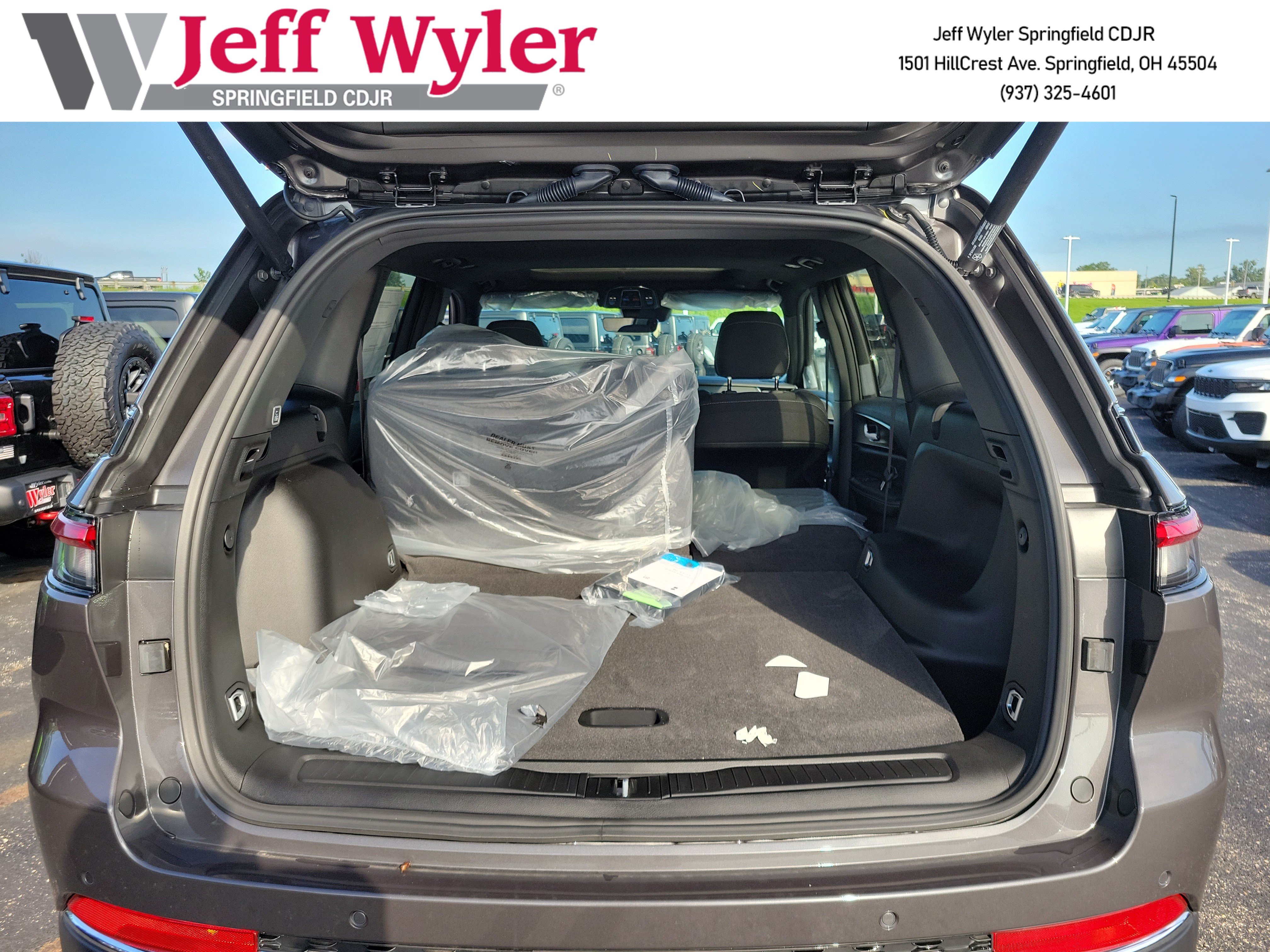 New 2026 Jeep Grand Cherokee Laredo X AWD/4WD image 5