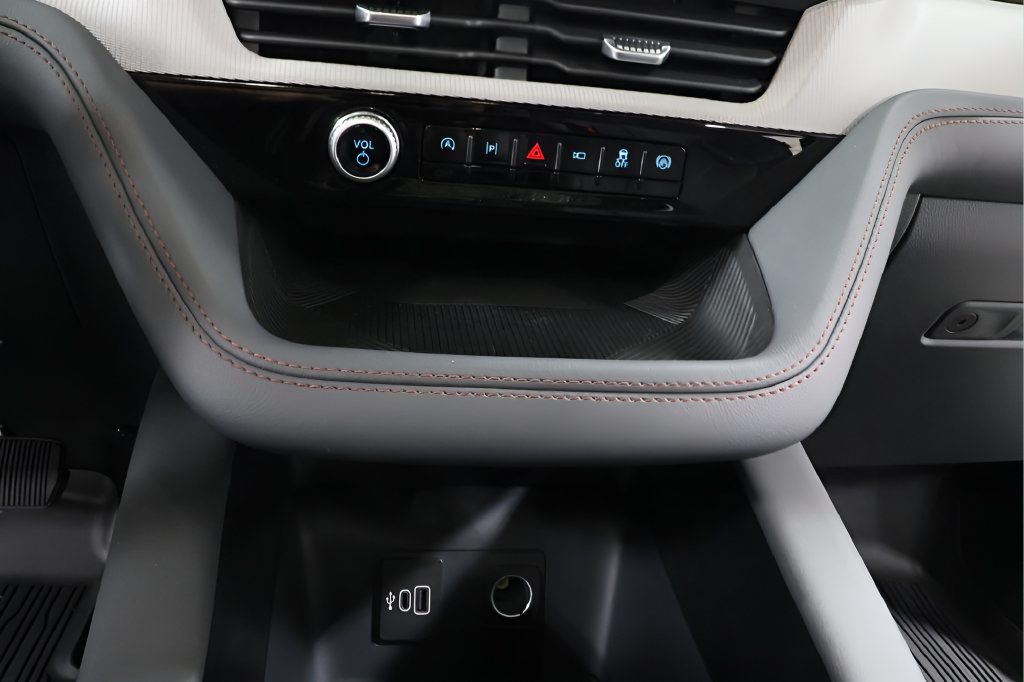 New 2026 Ford Explorer Active w/ Active Comfort Package AWD/4WD image 30