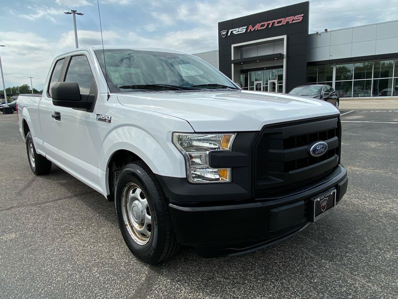 Used 2016 Ford F150 XL w/ Equipment Group 101A Mid RWD image 2