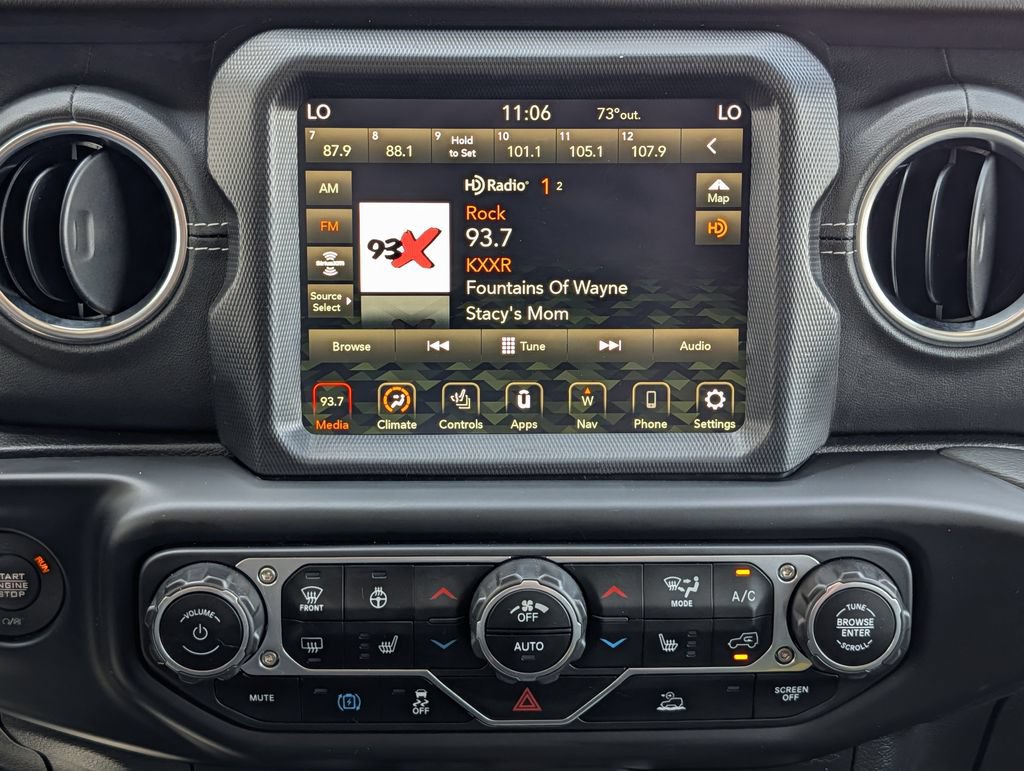 Used 2023 Jeep Wrangler Unlimited Sahara w/ Cold Weather Group AWD/4WD image 23