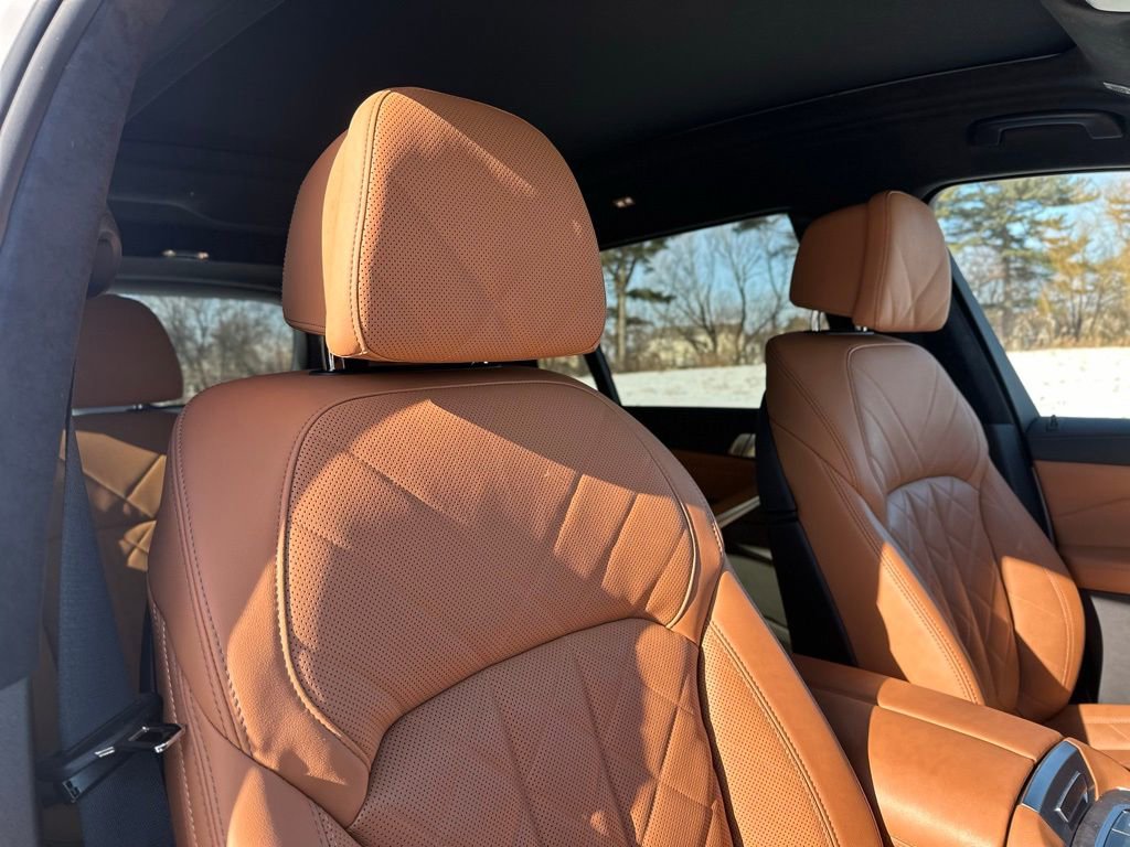 Used 2023 BMW X7 xDrive40i w/ M Sport Package image 29