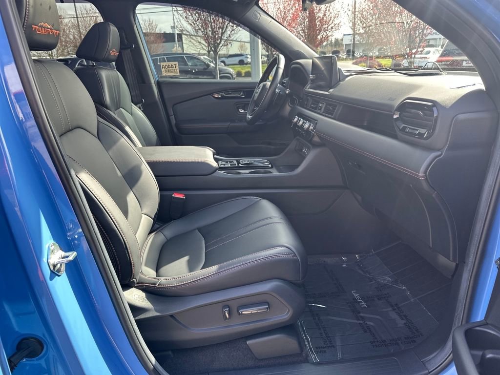 Used 2024 Honda Pilot TrailSport image 19