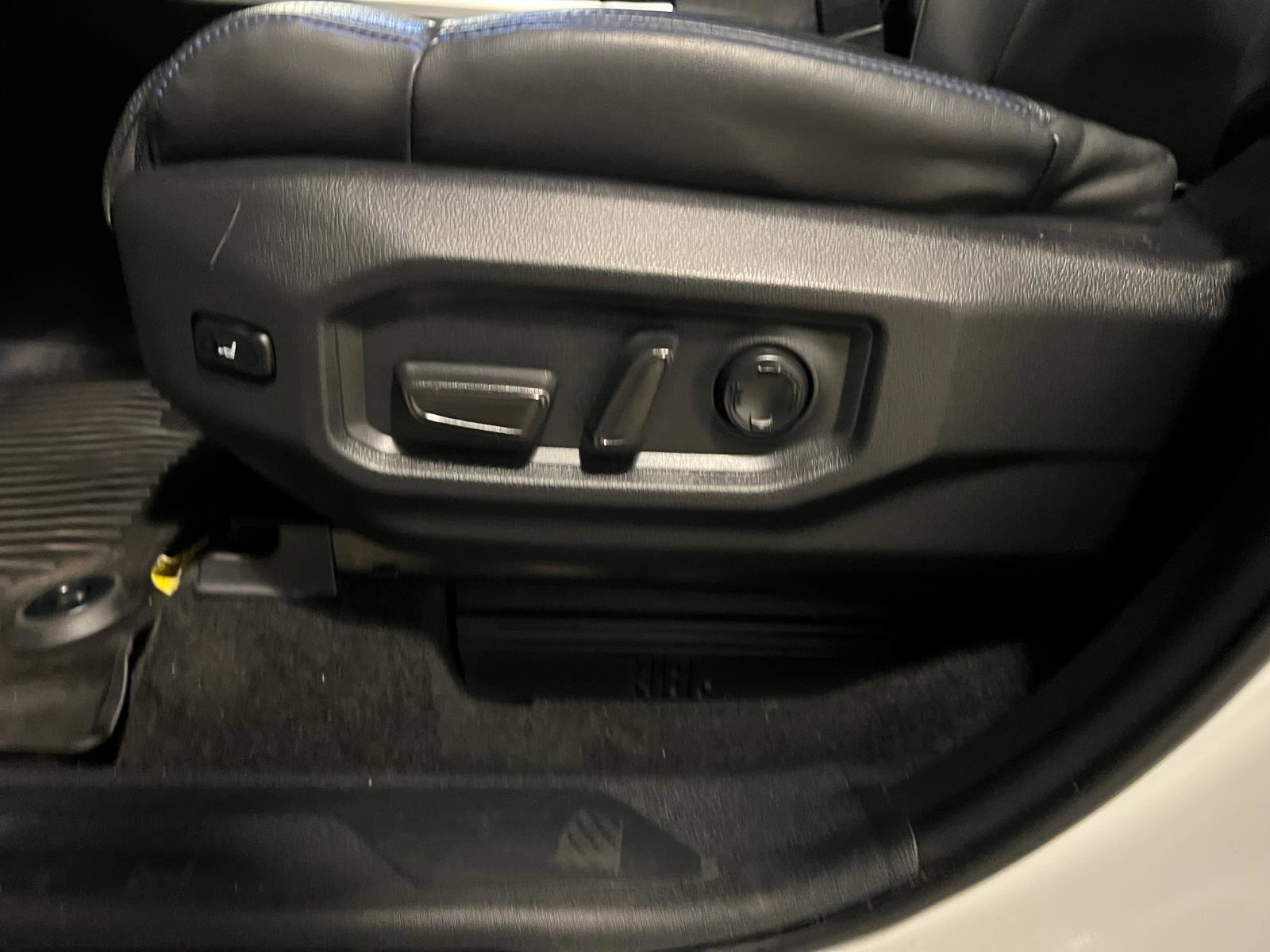Used 2022 Toyota Tundra Platinum AWD/4WD image 26