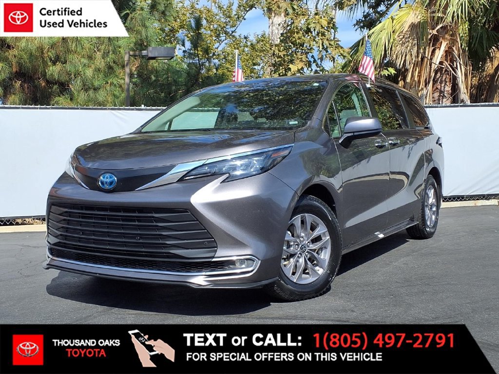 Certified 2024 Toyota Sienna XLE FWD image 1