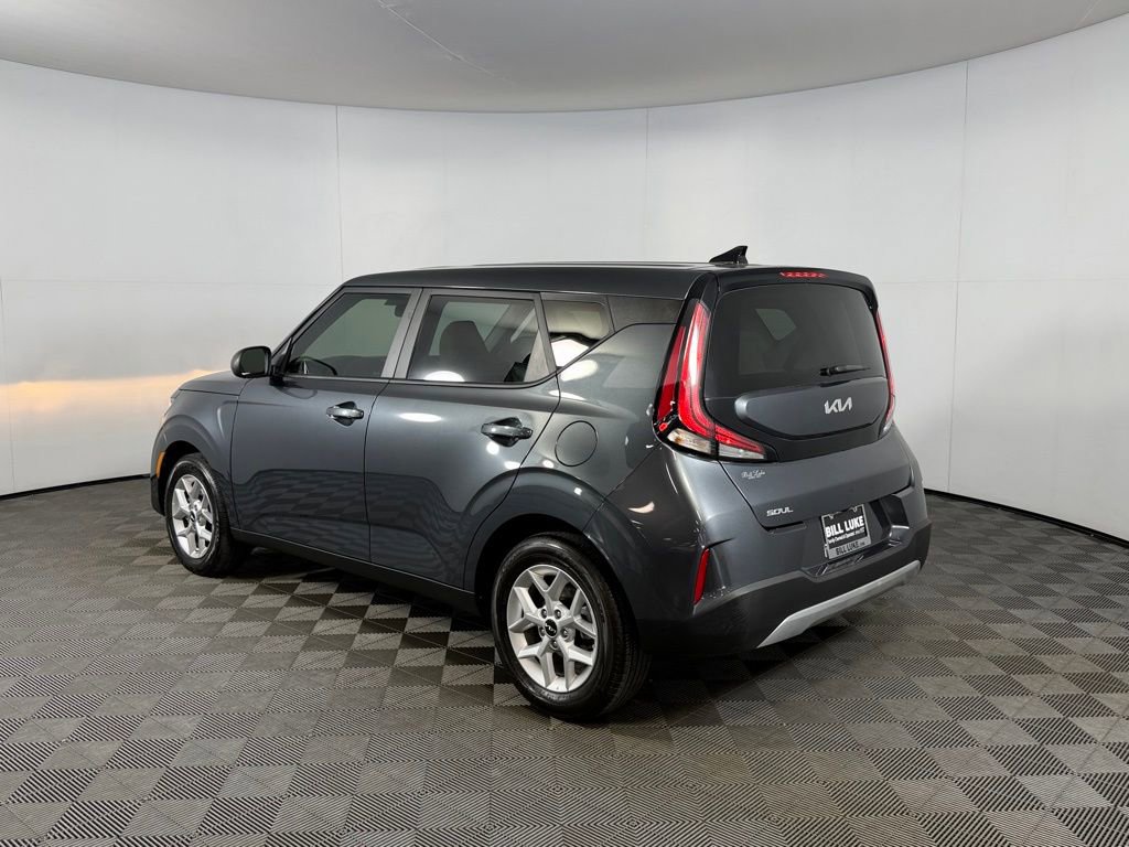 Used 2025 Kia Soul LX image 9