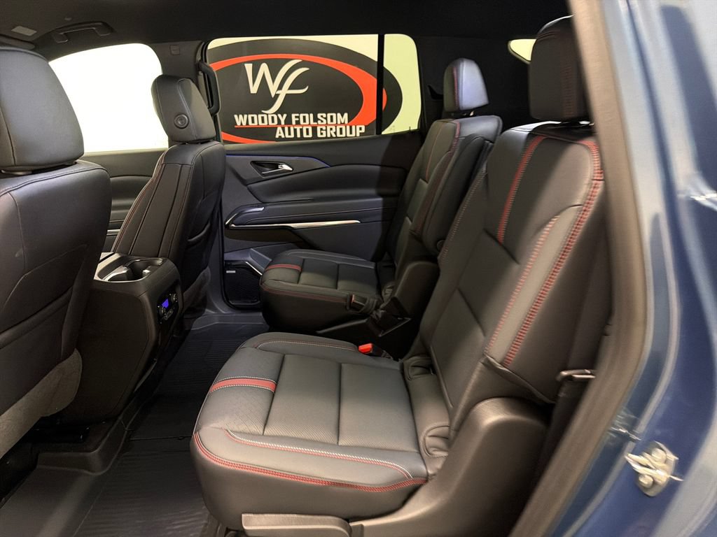 New 2026 Chevrolet Traverse RS w/ LPO, Floor Liner Package FWD image 13