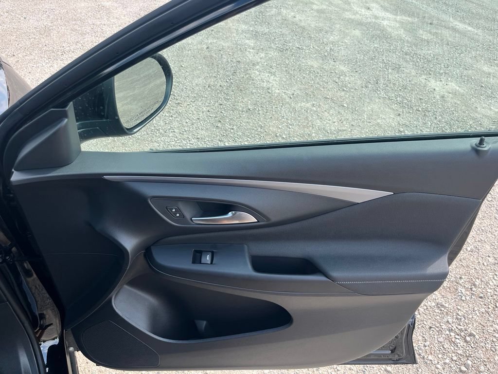 Used 2026 Buick Envista Preferred FWD image 34