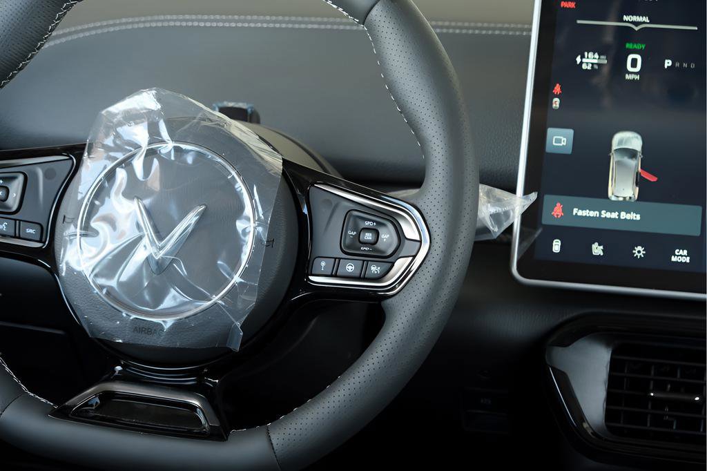 New 2025 VinFast VF 8 Eco image 10