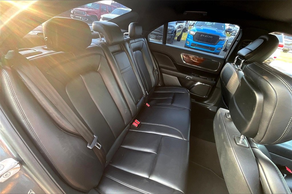 Used 2019 Lincoln Continental Premiere image 27