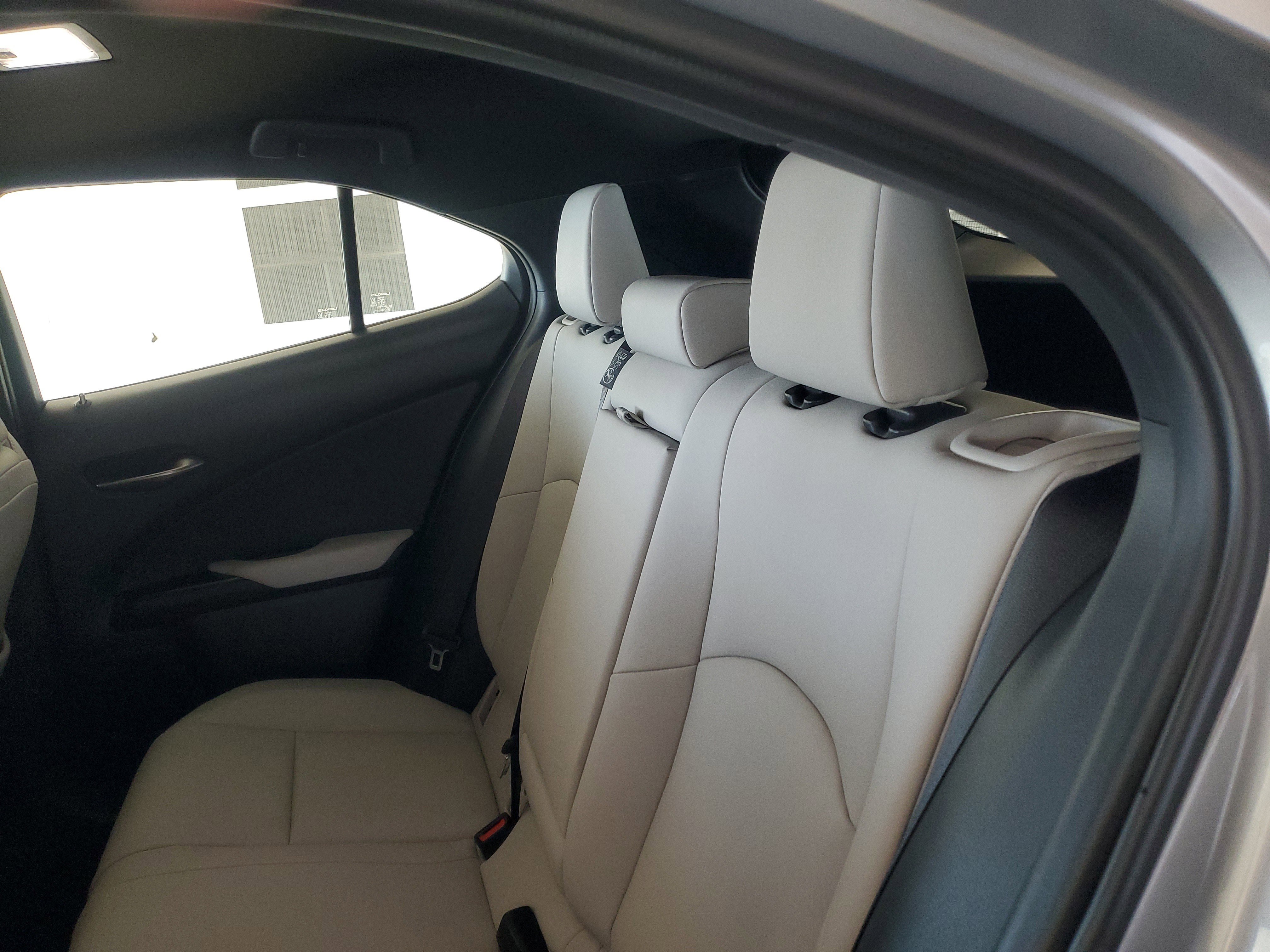 Used 2025 Lexus UX 300h FWD w/ Accessory Package (Z1) image 16