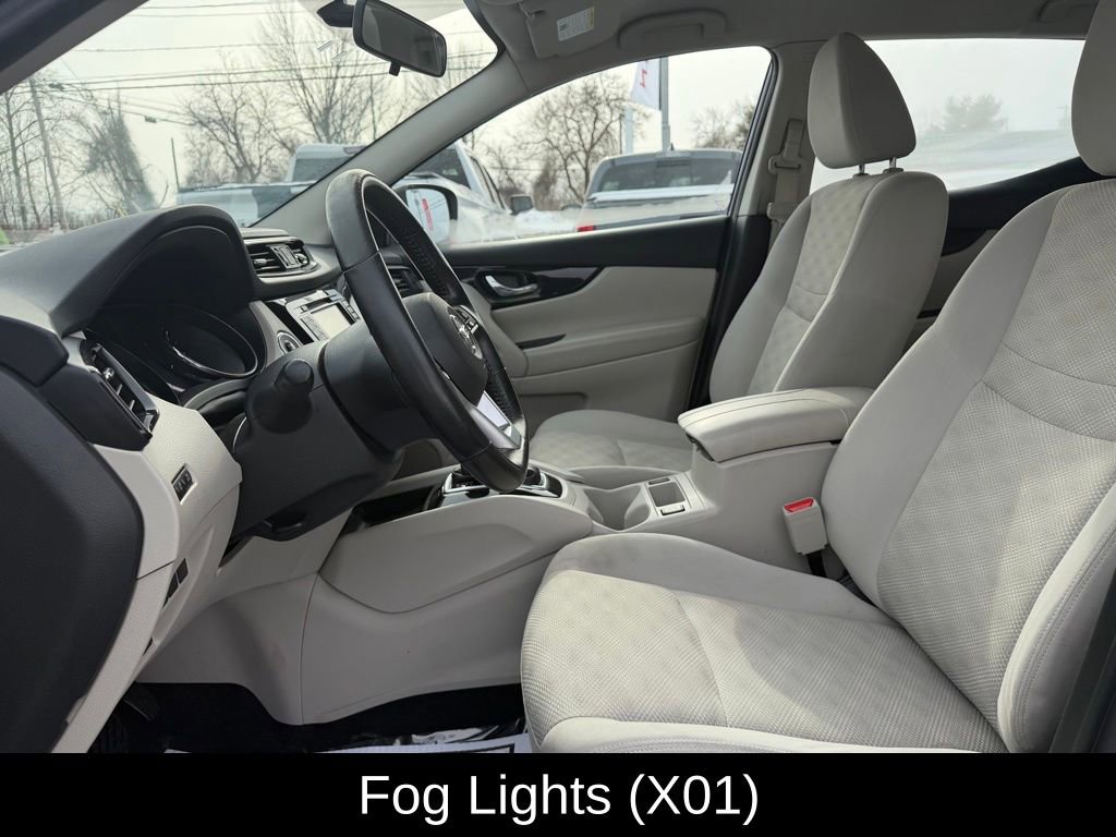 Used 2018 Nissan Rogue Sport SV w/ SV Technology Package image 11