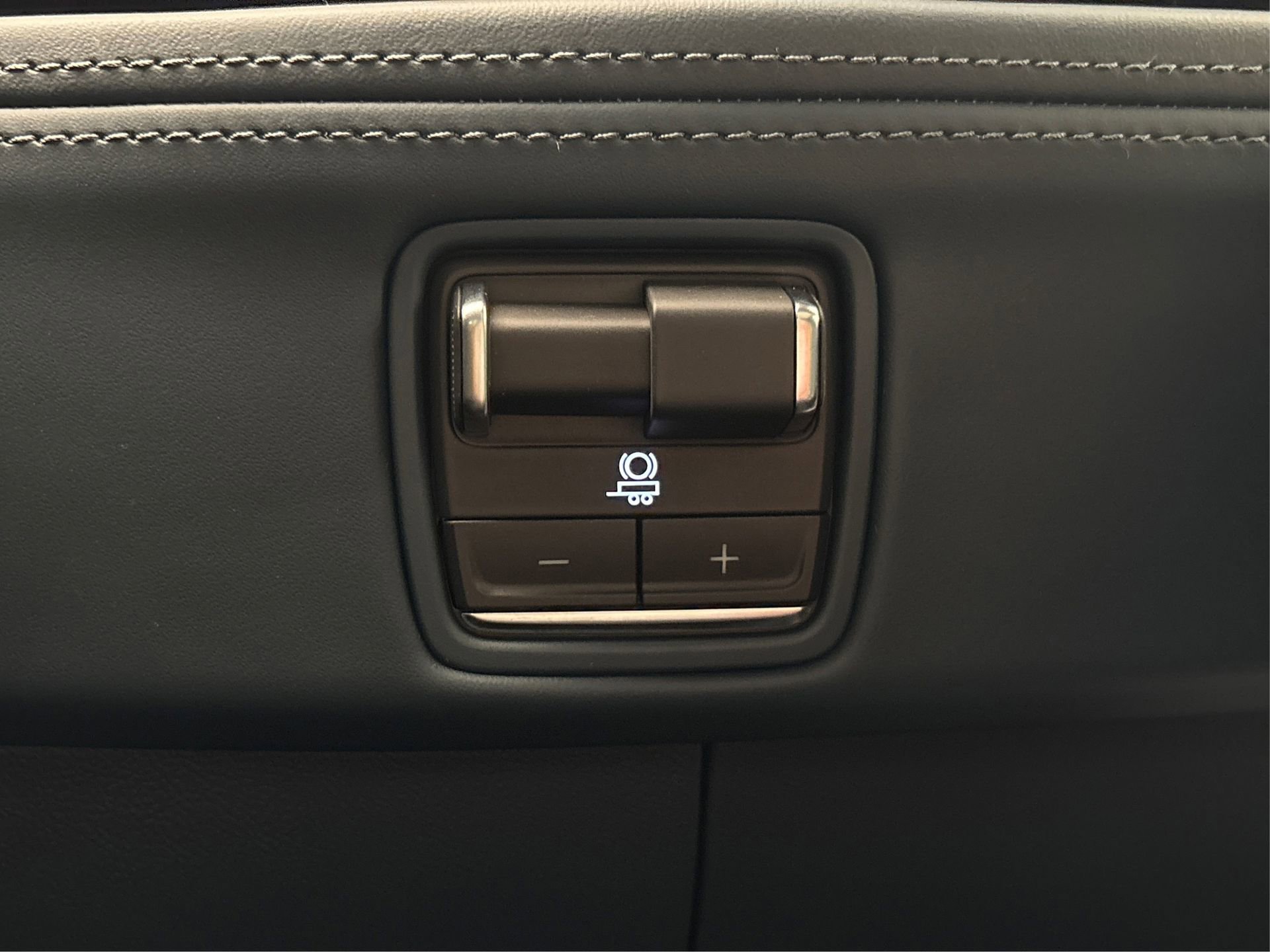 New 2025 Cadillac Escalade IQ Luxury 2 w/ LPO, Radiant Package image 27