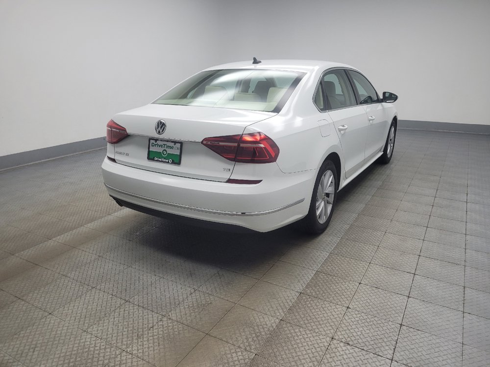 Used 2018 Volkswagen Passat 2.0T SE FWD image 9