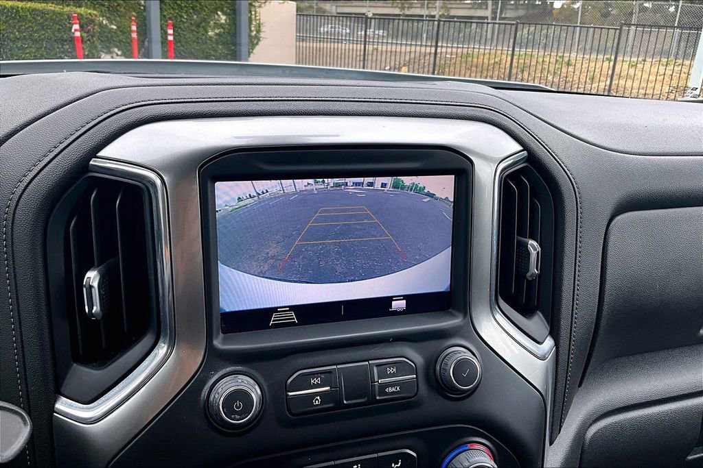 Used 2022 Chevrolet Silverado 1500 LT AWD/4WD image 10