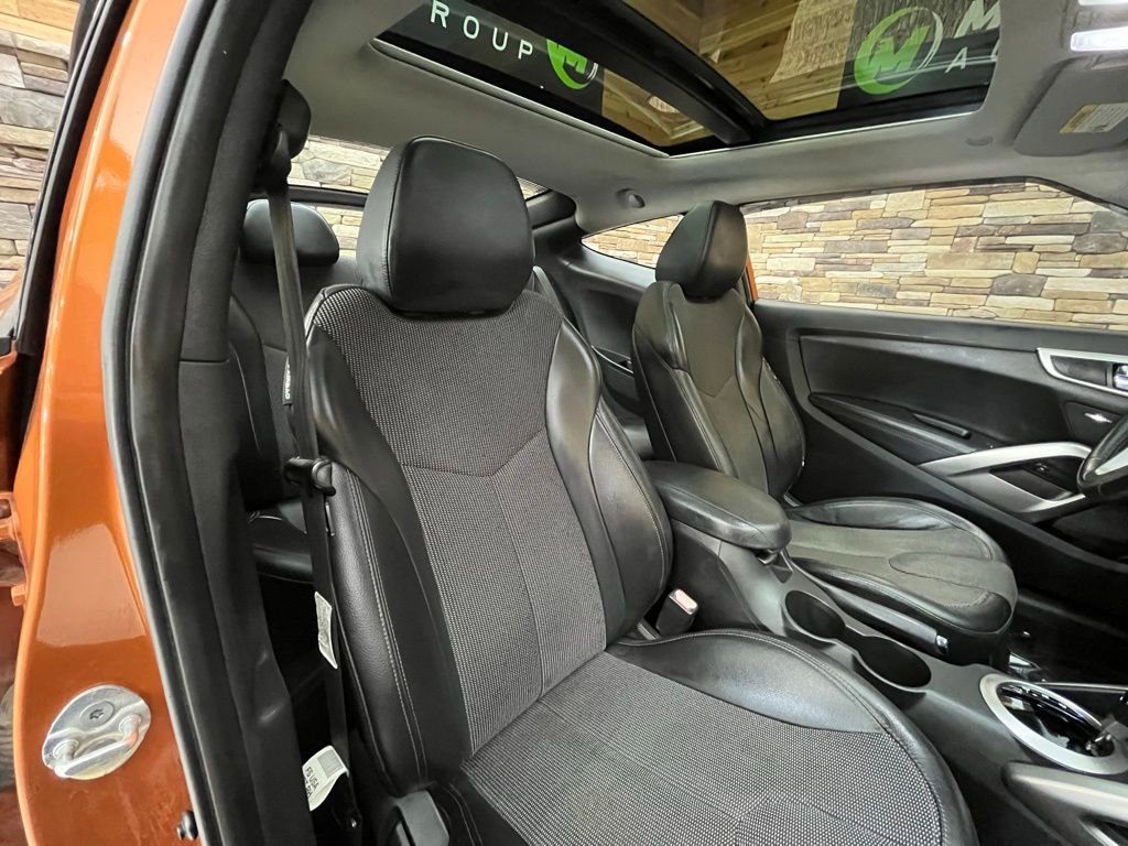 Used 2012 Hyundai Veloster w/ Style Pkg image 37