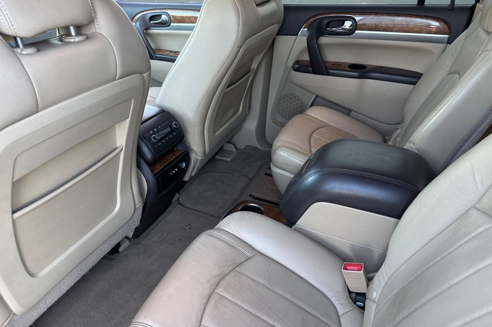 Used 2010 Buick Enclave CXL w/ Trailering Provision Package image 26